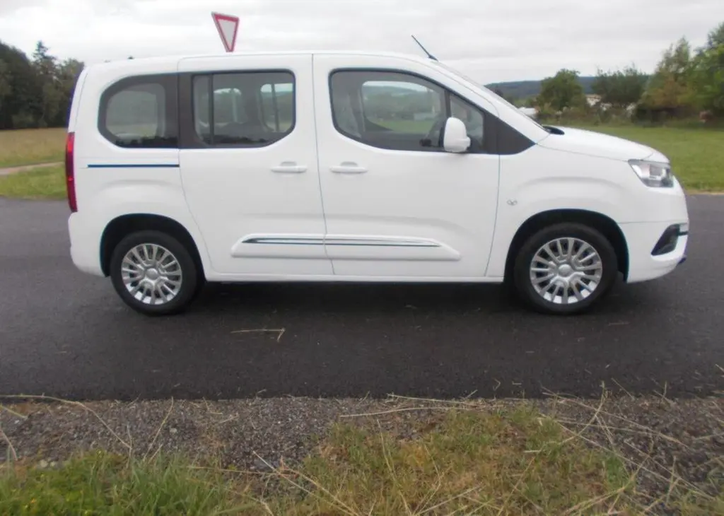 Toyota Proace 1,5 HDI perf stav nafta manuální - fotka 6