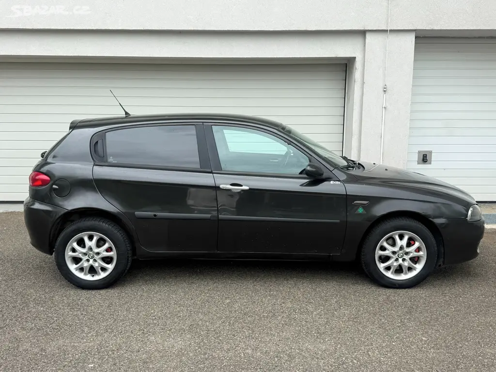 Alfa Romeo 147, 1.6i, 77kw L+Z pneu - fotka 6