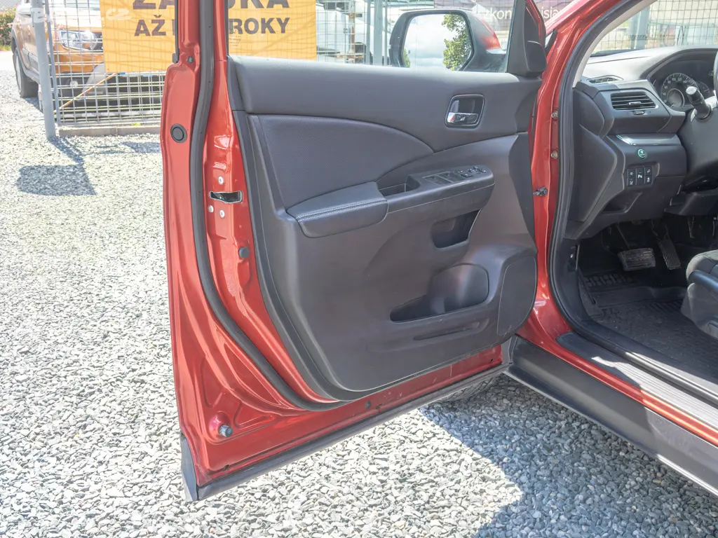 Honda CR-V ČR 1.6D 118KW MAT 4x4 1maj - fotka 4