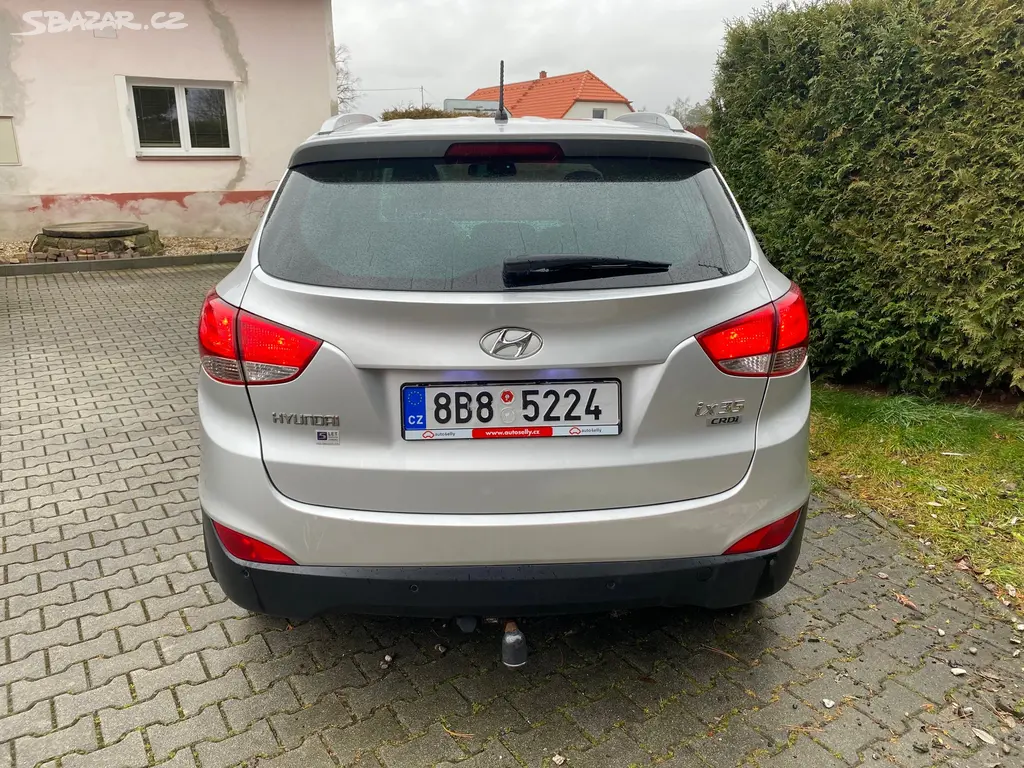 Hyundai ix35 1,7 CRDI Trikolor STYLE|Tažné/Výhřevy - fotka 4