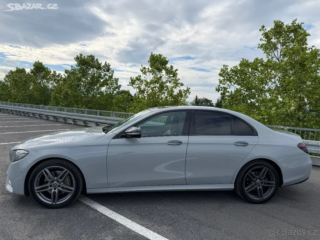 Mercedes-Benz Třídy E 2,2 220d 4MATIC AMG, r.v. - fotka 4