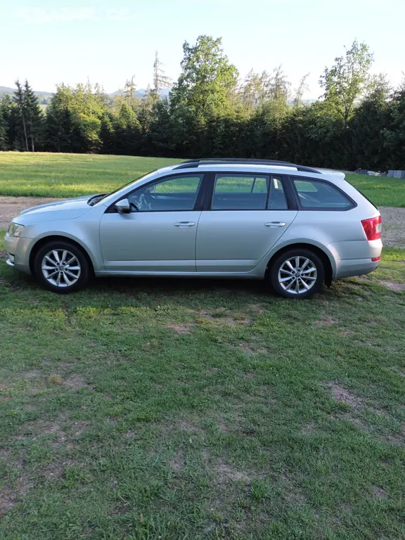 Škoda OCTAVIA 3 kombi 1,4TSI G-TEC 81 kW Ambition