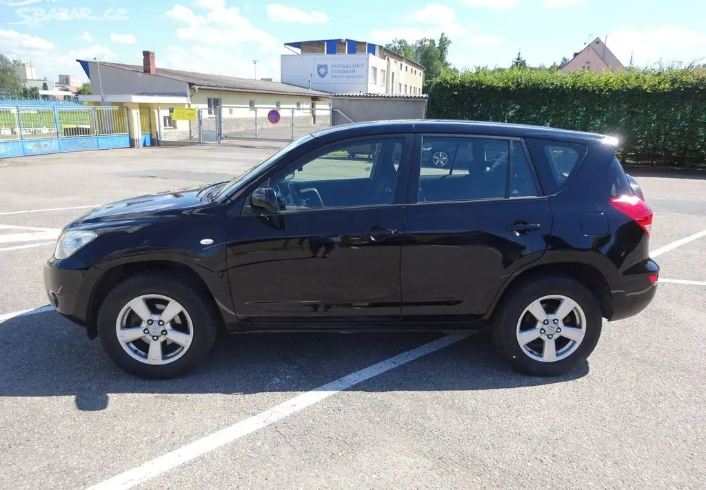 Toyota Rav 4 2.0i r.v.2006 (112 kw) AUTOMAT - fotka 2