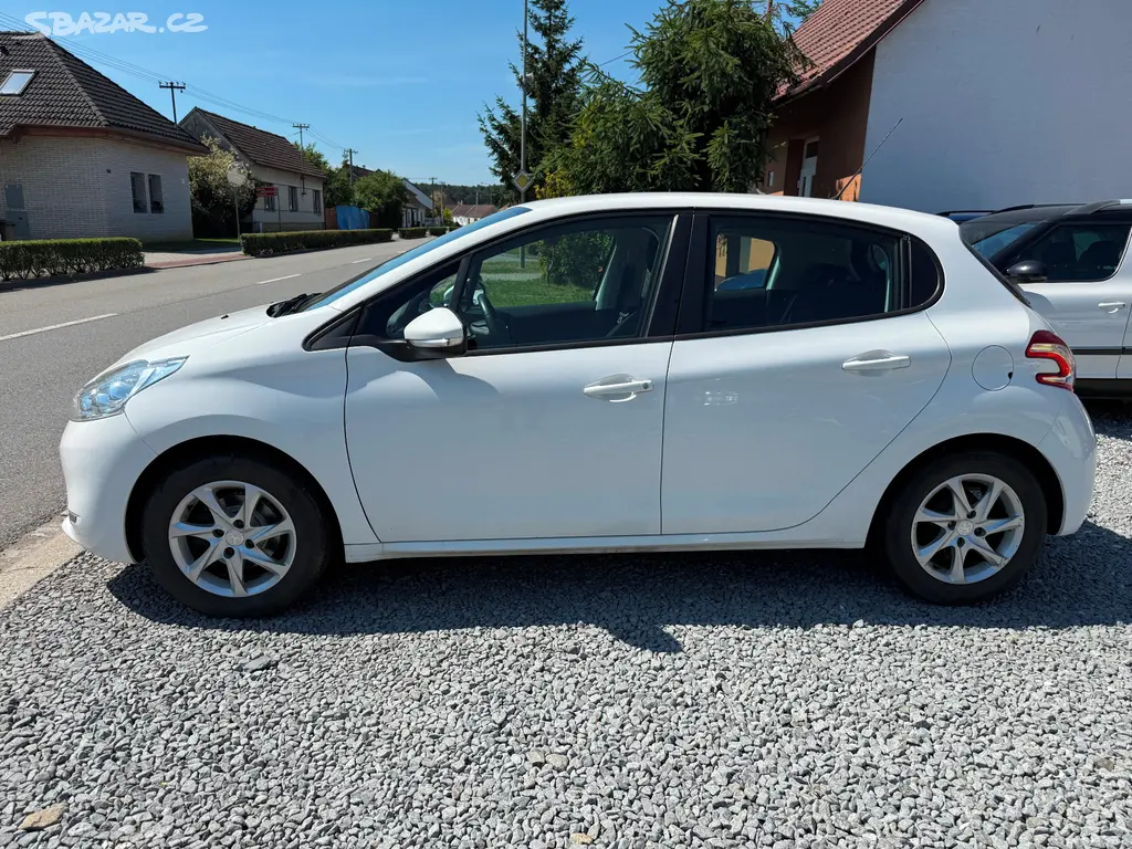 PEUGEOT 208 1.2i ALU SERVIS. - fotka 2