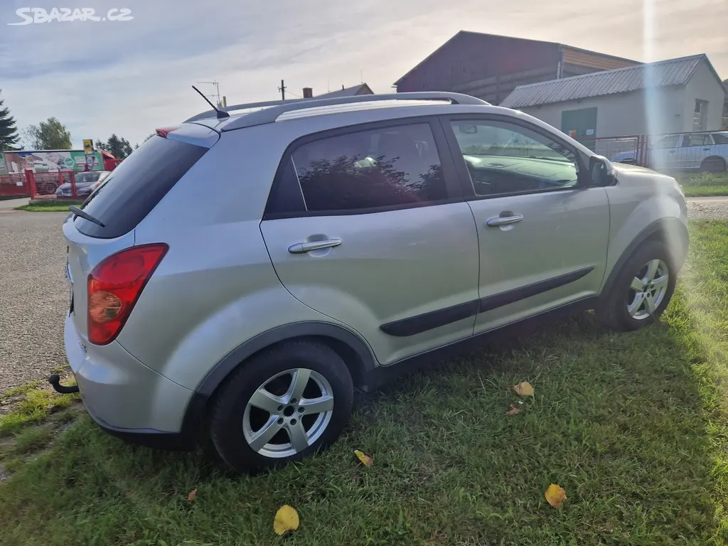 SsangYong Korando 2.0 XDi - 2012 4x4 závěs 2t - fotka 3