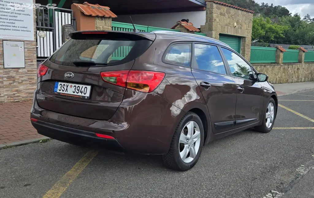 Kia Ceed 1.6 gdi, 99 kW, ČR, 2.majitel, po servisu - fotka 4