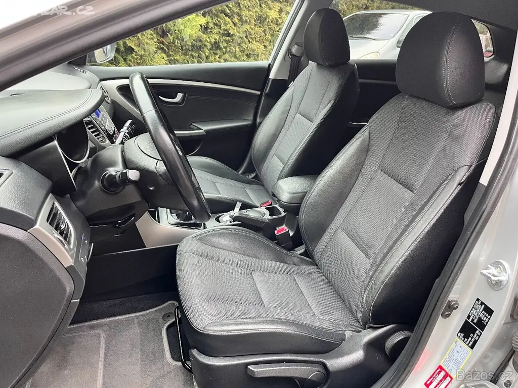 Hyundai I30 1.6 GDI 99 kw - fotka 6