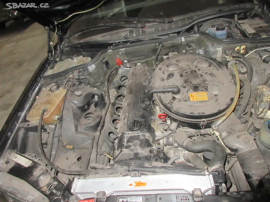 MERCEDES W 126 2,5 - fotka 5