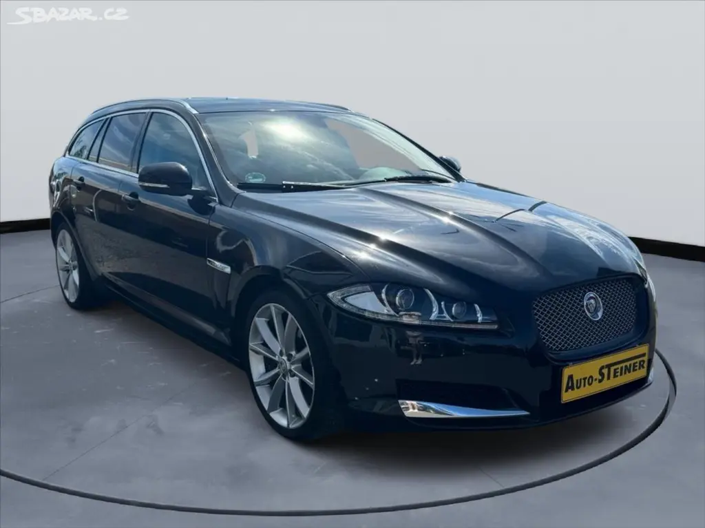 Jaguar XF, 3,0 D V6 Sportbrake 202kw - fotka 2