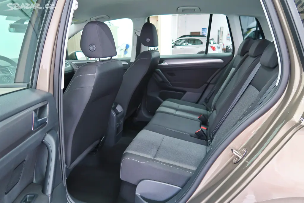 Volkswagen Golf Sportsvan, 1.2TSI 81kW,VÝHŘEV,SENZORY,ZÁR - fotka 6
