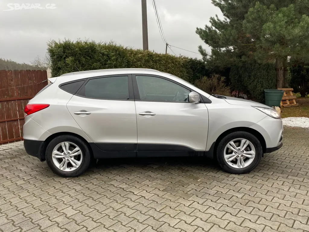 Hyundai ix35 1,7 CRDI Trikolor STYLE|Tažné/Výhřevy - fotka 6