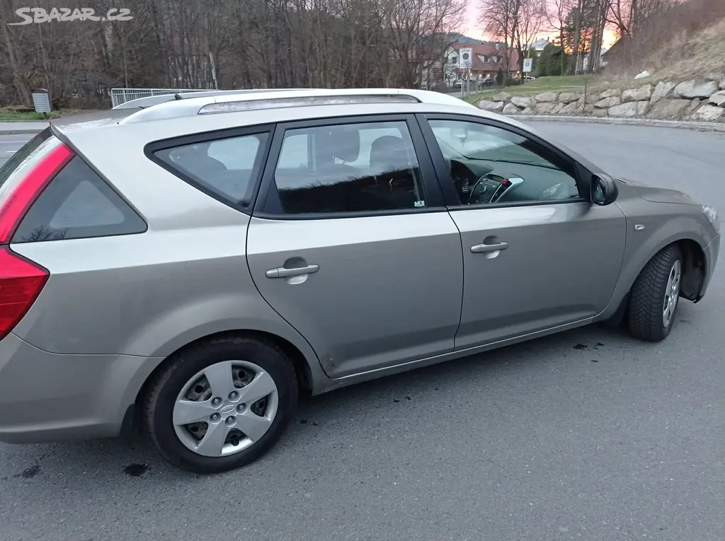 Ceed - Kia Cee´d, 1.6 CRDi - fotka 5