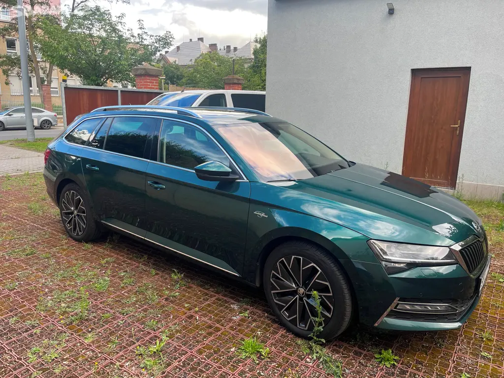 Skoda Superb - fotka 4