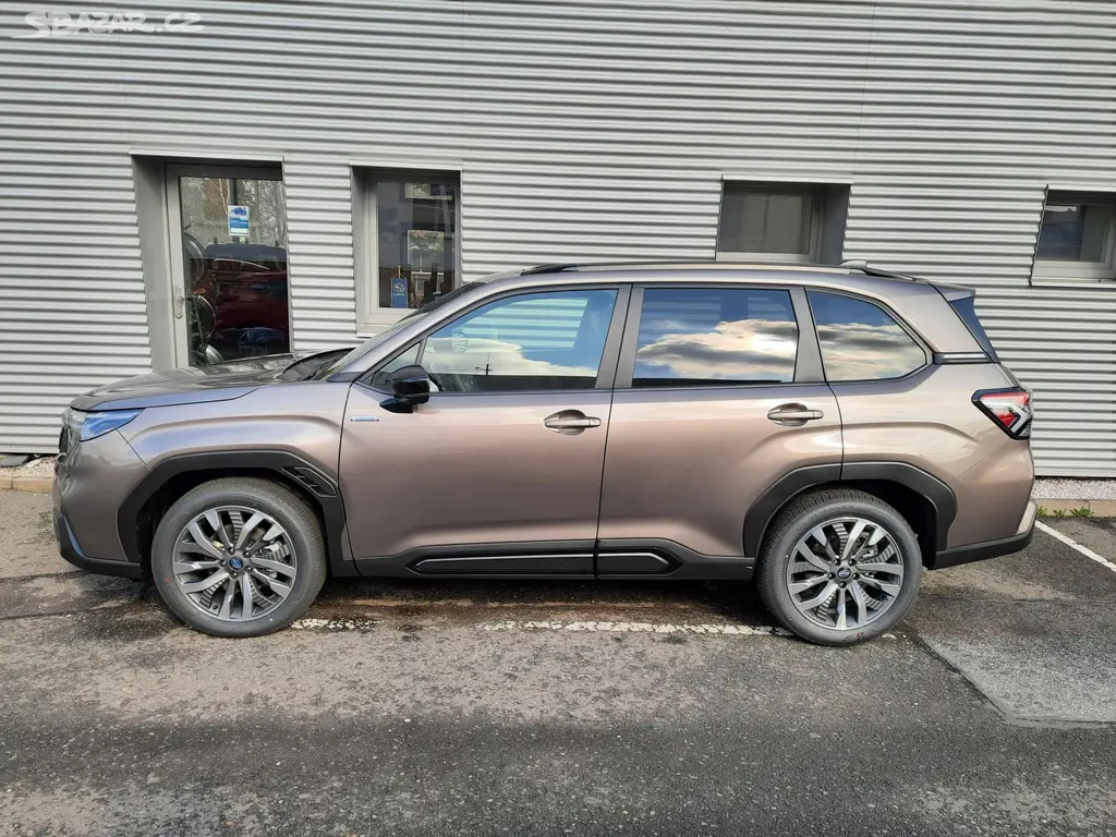 Subaru Forester, NOVÝ FORESTER 2,0i TOURING - fotka 3