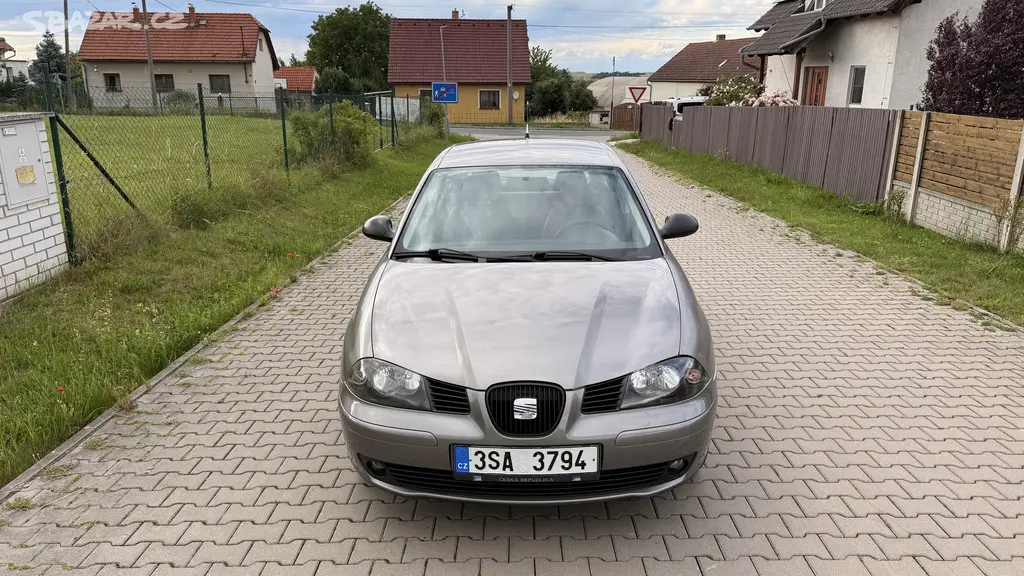 Seat Ibiza 1.2i 47kW možnost splátek - fotka 2
