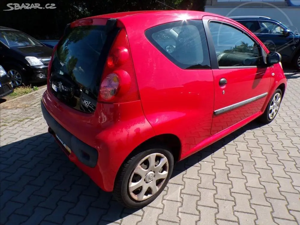Peugeot 107 1,0 i POSILOVAČ ŘÍZENÍ - fotka 4
