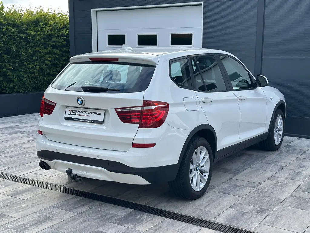 BMW X3 28i 245PS Advantage A/T 4x4 - fotka 4