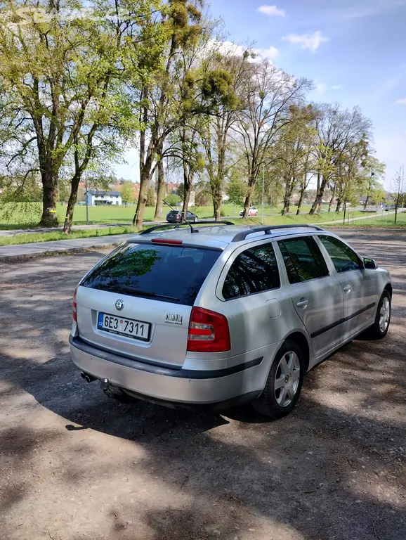 Škoda Oktavia kombi 2.0 TDi 103 kW r.v. 2008 - fotka 5