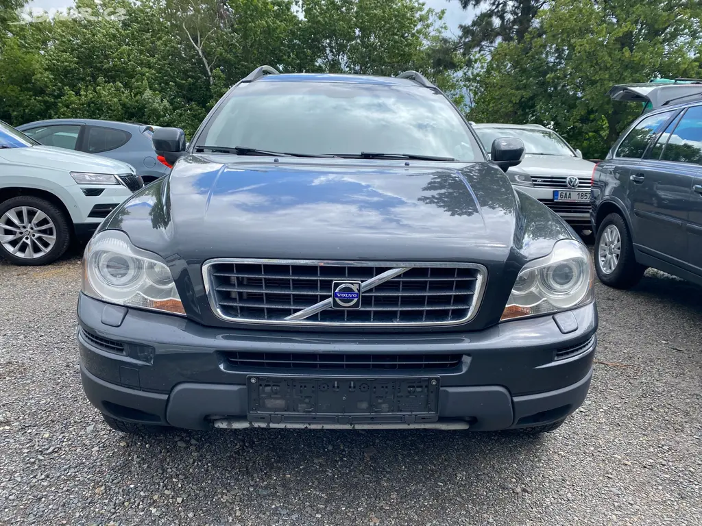 Volvo XC90 2.4D D5, 136 kW, 4x4, r. 11/2009, tažné - fotka 4