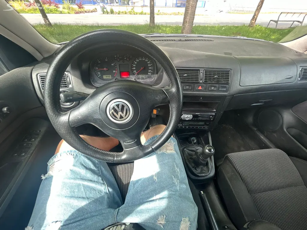 6 rychlosti,NOVE PNEU,Volkswagen golf 1.9 tdi 66kw - fotka 6
