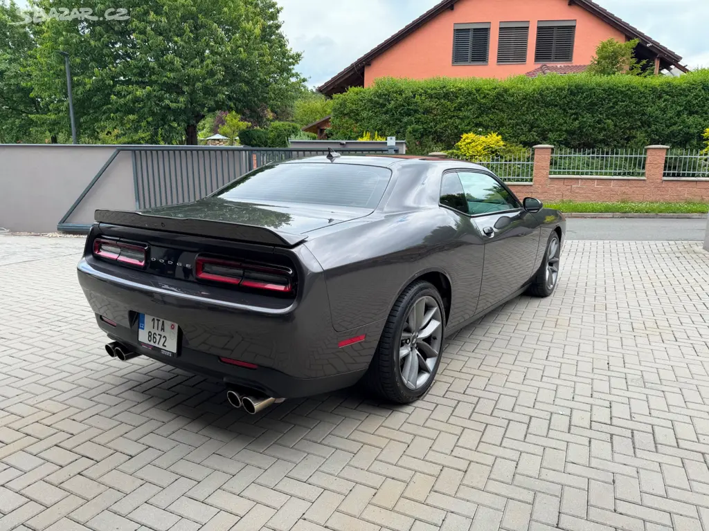 Dodge Challenger R/T 5.7 HEMI V8 375 HP, 2021 - fotka 4