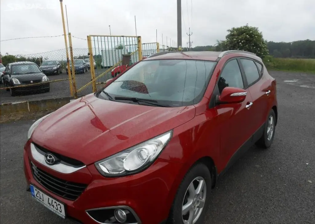 Hyundai ix35 2,0 100 kW CZ Serviska 4 x 4 nafta - fotka 3
