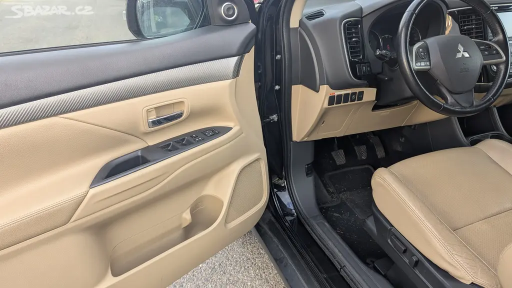 Mitsubishi Outlander 4x4 diesel 2,2,manuál, 7míst - fotka 2