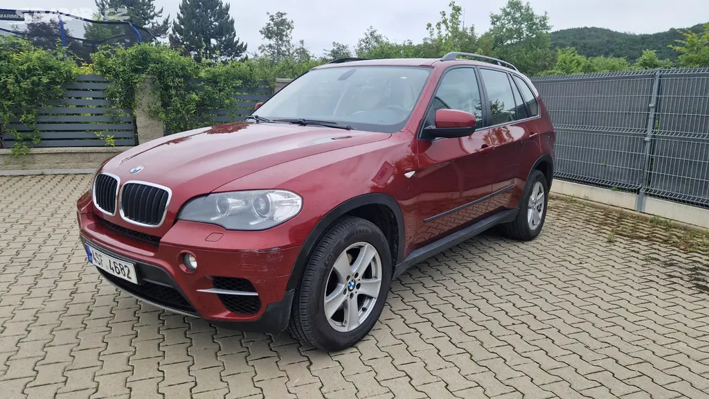 BMW X5 3,0xD-2010-1.MAJ.-ČR-7MÍST-KŮŽE,PRAV.SERVIS - fotka 2