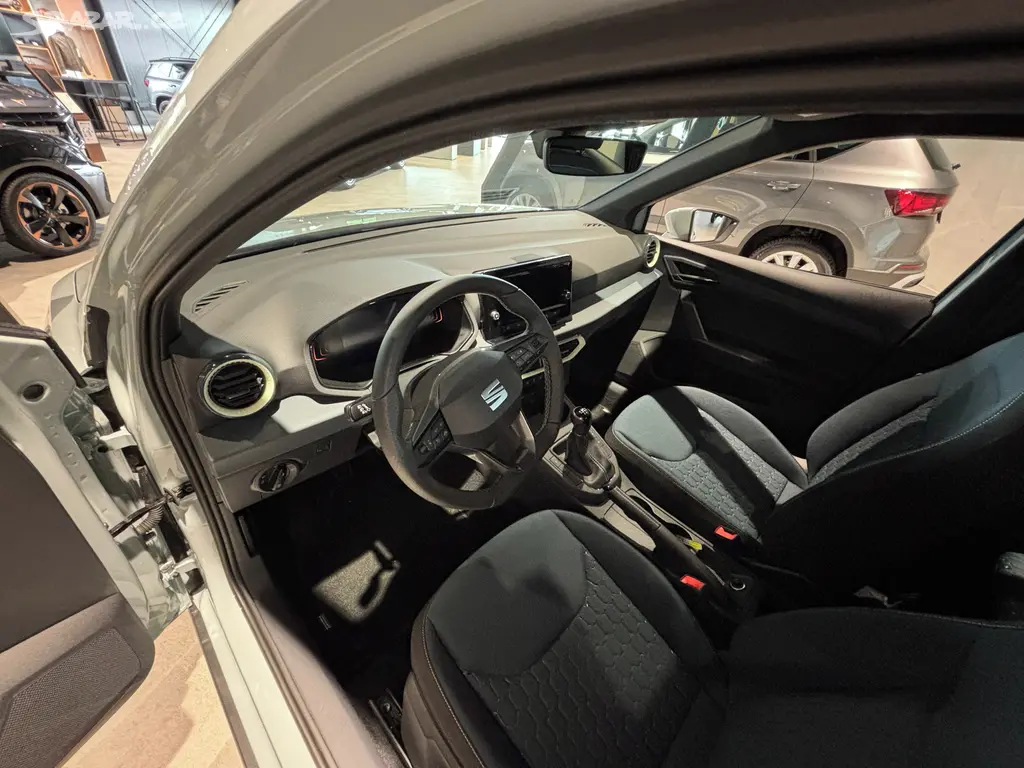 Seat Arona, 1.0 TSI 70 kW 5M - fotka 6