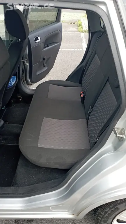 Osobní automobil Ford Fiesta - fotka 5