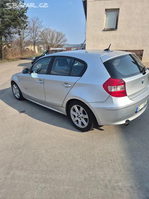 BMW Řada 1, 2,0 118D 89KW KLIMA EL. OKNA - fotka 3
