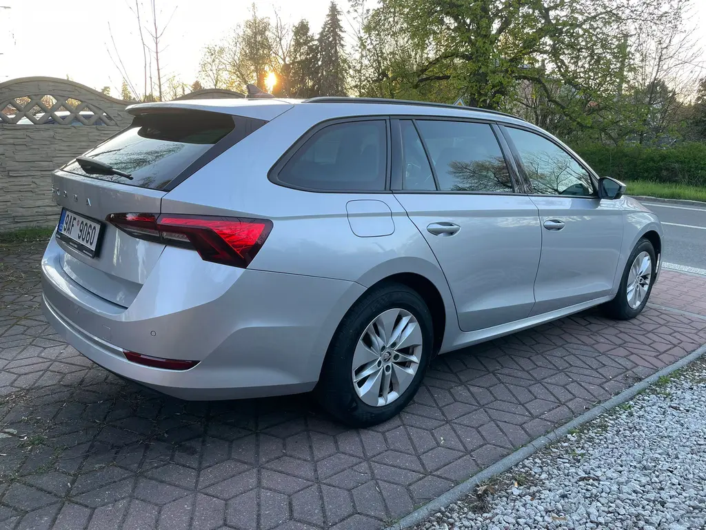 Škoda Octavia 1.5TSi 1.MAJ ČR NEBOUR. ZÁRUKA - fotka 6