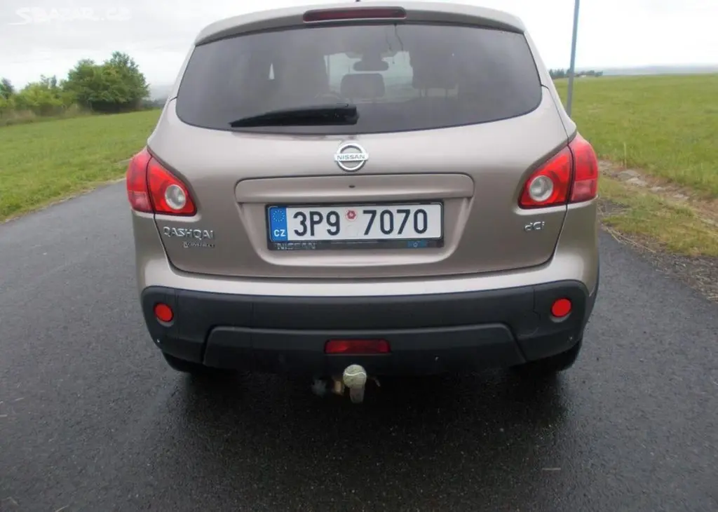 Nissan Qashqai 1,5DCI 78KW,koup ČR-2 majitel - fotka 6