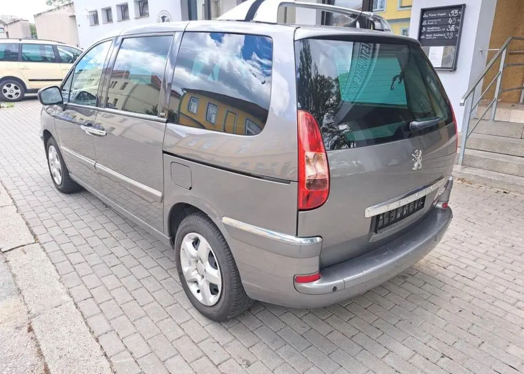 Peugeot 807 2,0 HDI nafta manuální - fotka 6