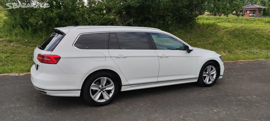 I na splátky Volkswagen Passat variant R-LINE DSG - fotka 3
