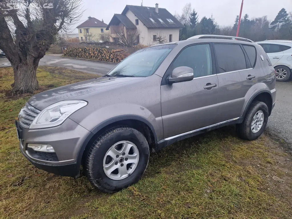 SsangYong Rexton III 2.0 XDi - 4x4 REDUKCE 7 míst - fotka 2