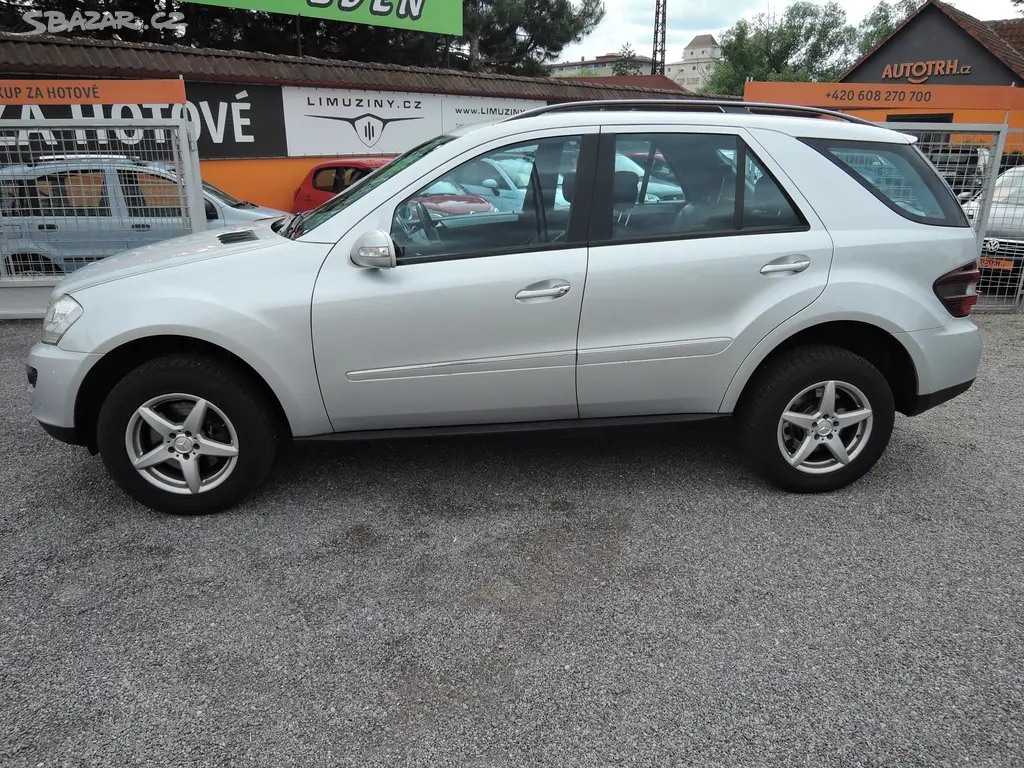 Mercedes-Benz ML 350 3,5i V6 Aut. 4x4 118tkm 2008 - fotka 3