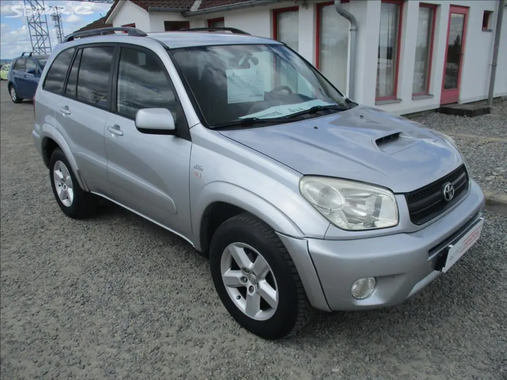 Toyota Rav4, 2,0 D4D, klima,4x4,servis,tažn