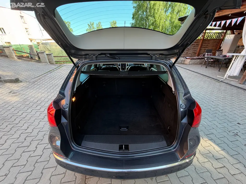 Opel Astra J 1.4 Turbo (103kW) 2014 - fotka 5