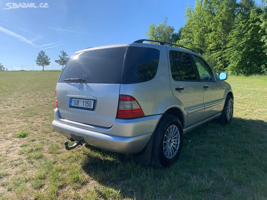 Mercedes ML 320i 160 kw 2001 4x4 244 000 automat - fotka 4