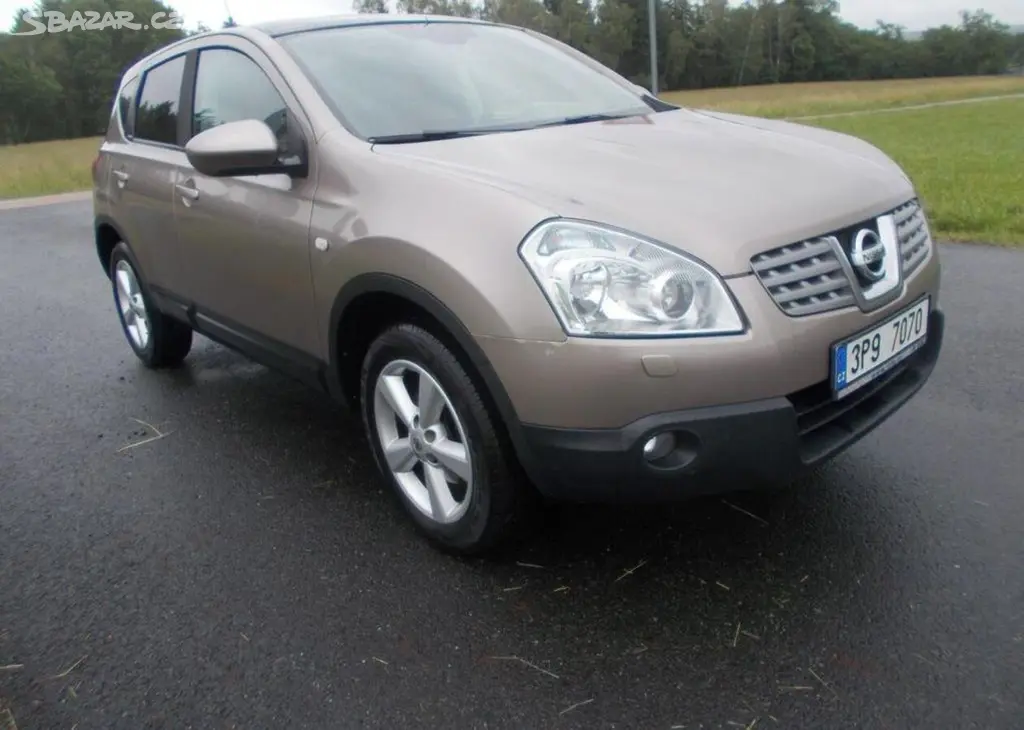 Nissan Qashqai 1,5DCI 78KW,koup ČR-2 majitel - fotka 3