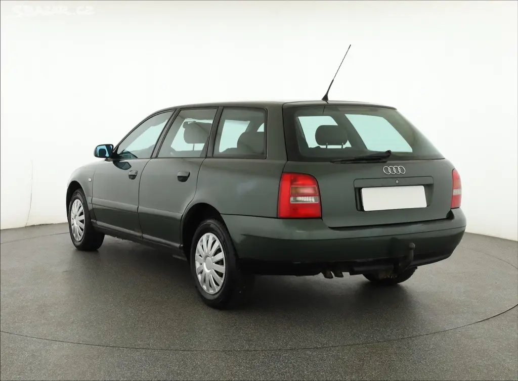 Audi A4, 1.9 TDI, Tažné, Klima - fotka 4