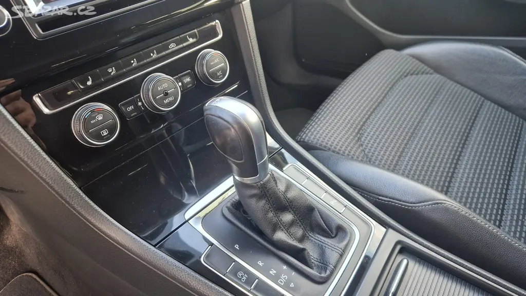 VW GOLF VII VARIANT 1,6TDI DSG HIGHLINE-PŮVOD ČR - fotka 6