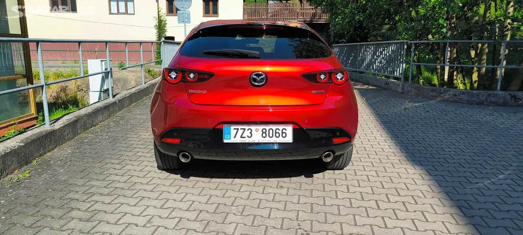 Prodám Mazdu 3 HB 2.0 X 186, Exclusive line, 2022 - fotka 2
