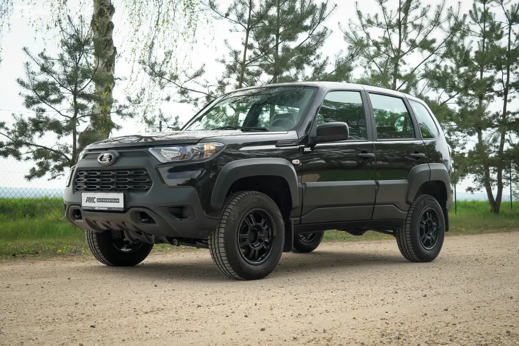 Lada Niva, Travel 4x4, tažné ! AKCE !