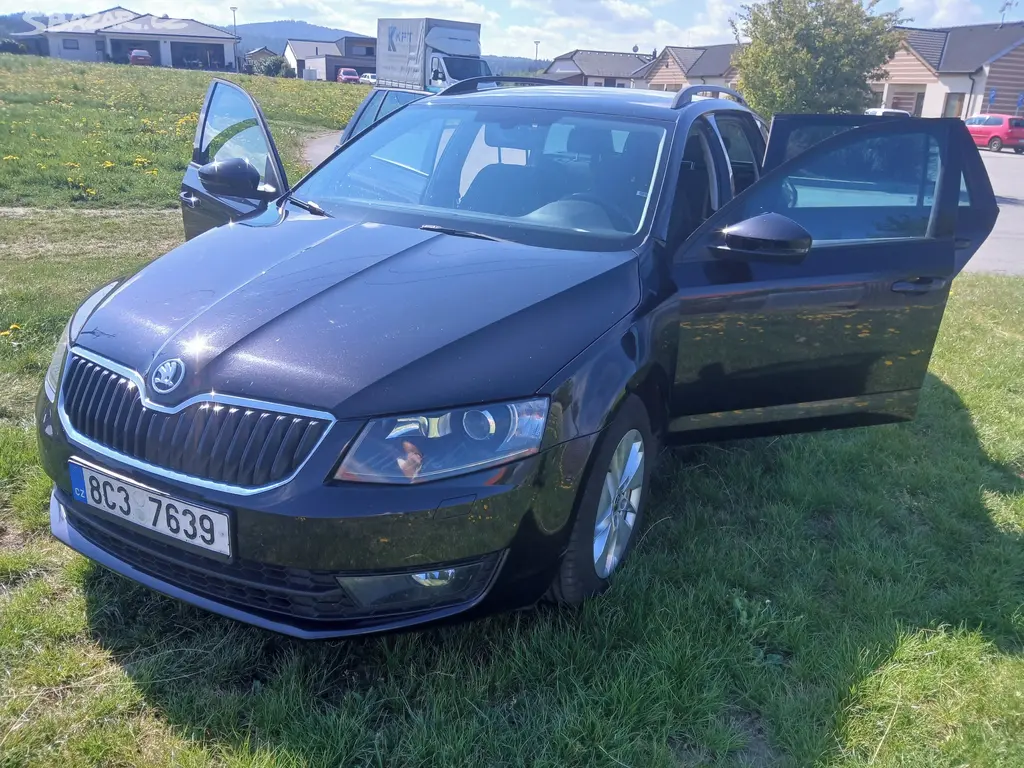 Škoda Octavia combi 1.6 TDi - fotka 3