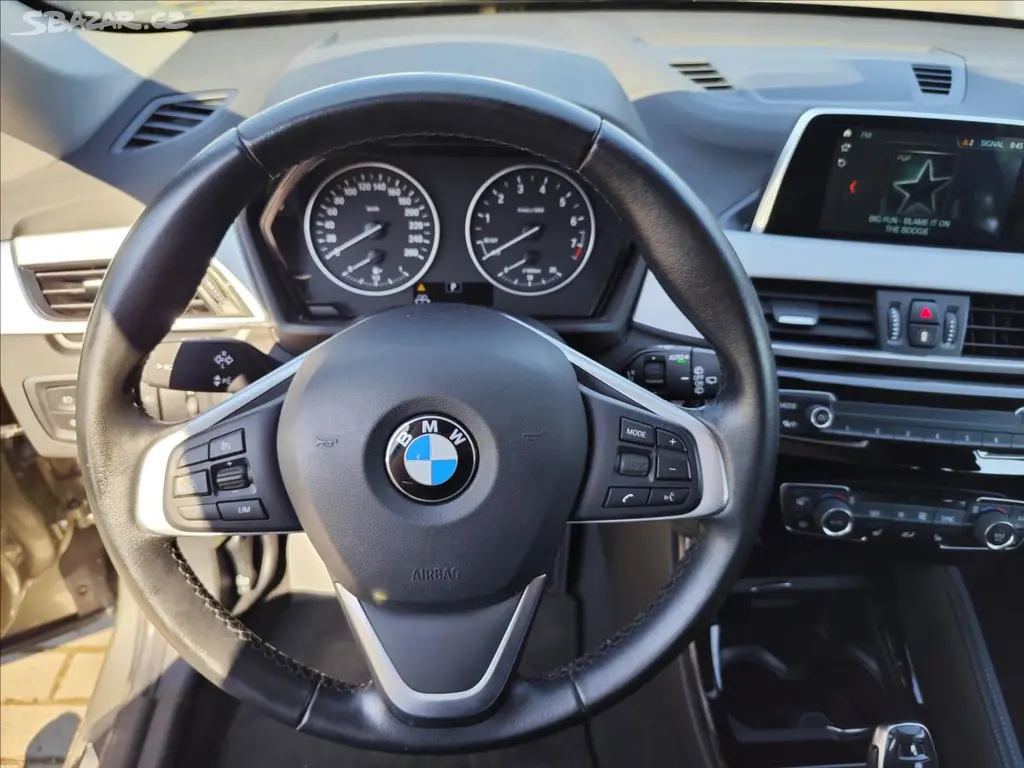 BMW X1, 18i sDRIVE AUT ČR 1.MAJ 103KW - fotka 5