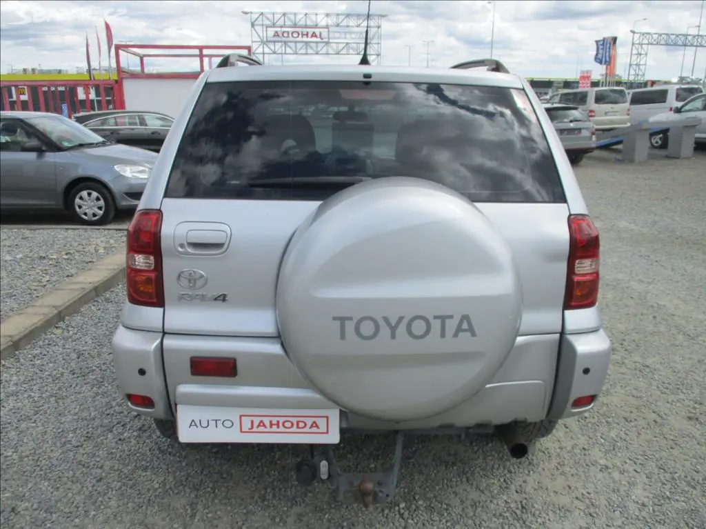 Toyota Rav4, 2,0 D4D, klima,4x4,servis,tažn - fotka 6