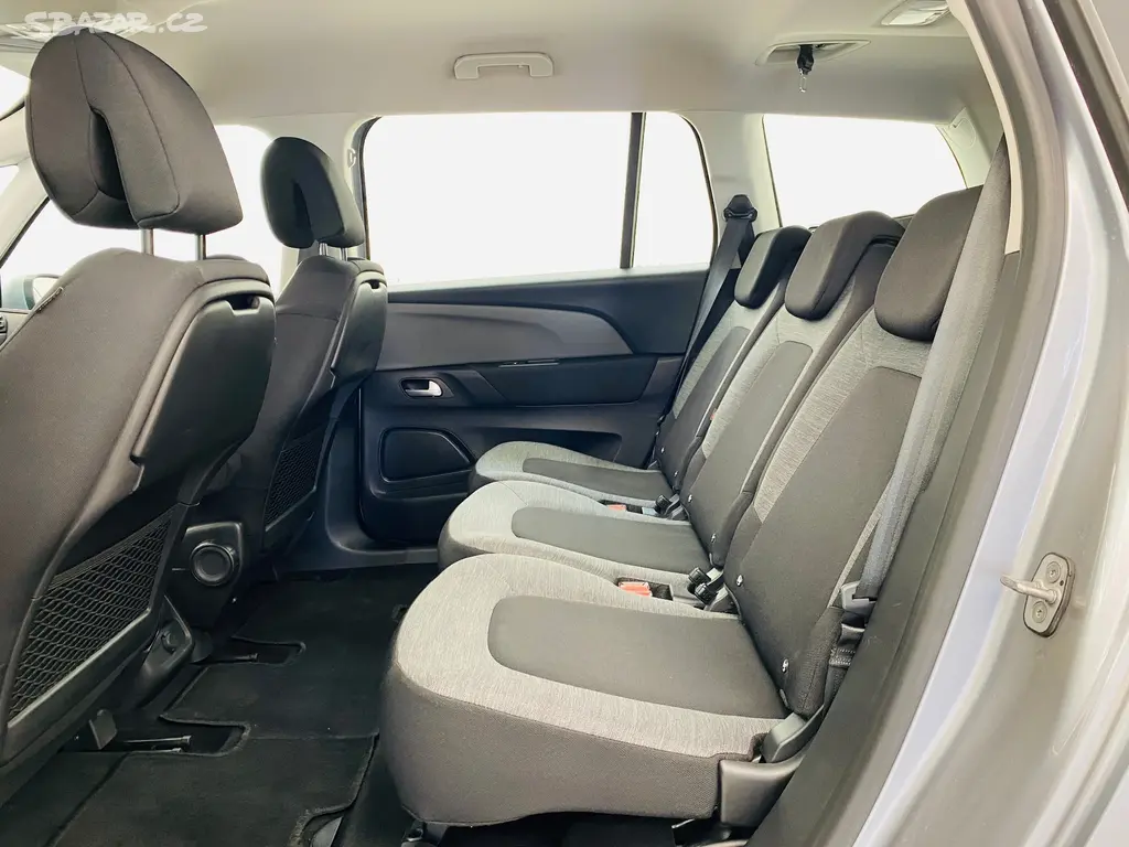 Citroën Grand C4 Picasso, 1.6 HDi 88kW 1.Majitel - fotka 6