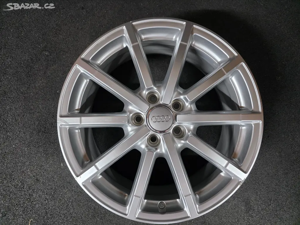 Audi A3 Alu kolo 18 8V0601025AL 1 Ks